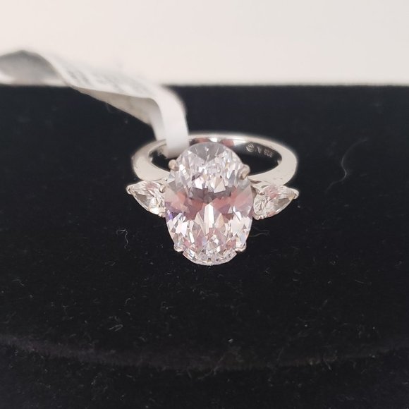 Semi Precious Swarovski Cubic Zirconia Ring (Size 7) - Picture 5 of 11